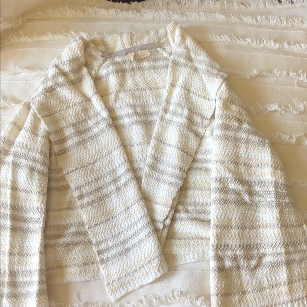 Anthropologie bell sleeved sweater